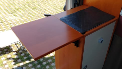 2-person Peugeot campervan from 1997