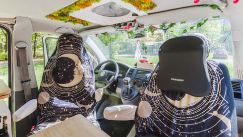 Alice The Van – Künstlerischer Dschungelcamper