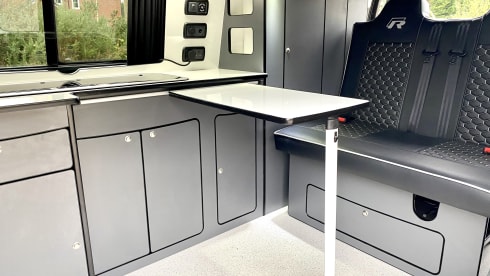 Camperino  – VW Campervan T28 Pop, 4 Berth