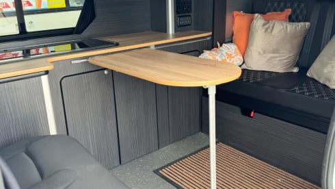 THE MAX – DER MAXIMALE – Atemberaubender Renault Traffic Campervan mit 2 Schlafplätzen aus dem Jahr 2019