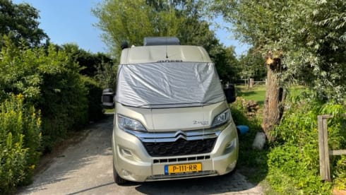 Gouden koets – An almost new Possl 2Win Plus camper from 2020, Euro6 and 141 hp
