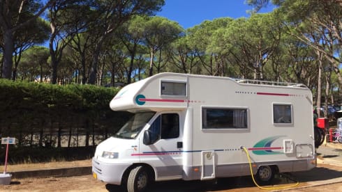 Spacious comfortable alcove camper 