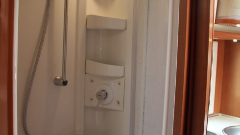 Very spacious family camper