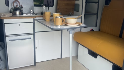 stravaig – Ford transit custom Campervan 4 berth
