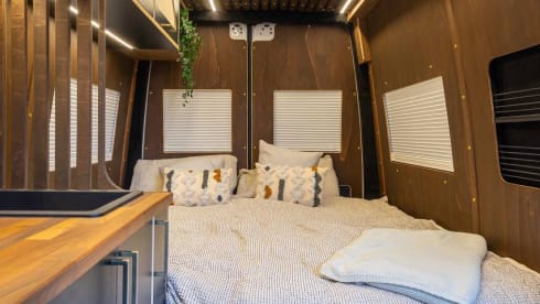 Harris – 2 berth Mercedes-Benz integrated from 2023