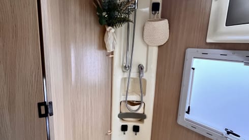 Gezellige gezinscampert – 4p Mobilvetta alcove uit 2007