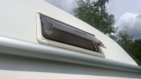 De Vrijbuiter – 7 Berth Chausson bus from 2013