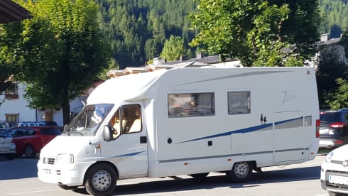 Elnagh Joxy 16 – All the space you want