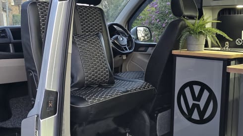 Wikes Adventures – 4 berth Volkswagen campervan 