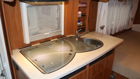 With a good feeling on holiday with this complete Dethleff Camper