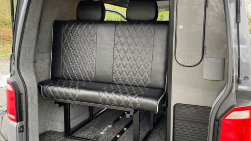 Christian Grey – Family Friendly T6 Camper, for 2-5 people "have a read on"