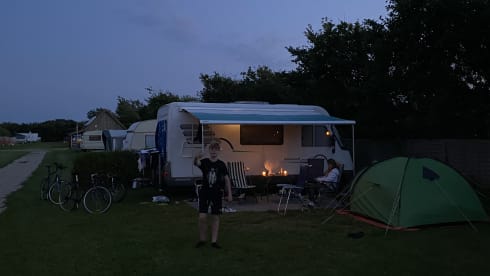 B544 – 5p Hymer integrated uit 1999