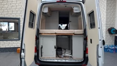 4-seater Mercedes-Benz bus from 2023