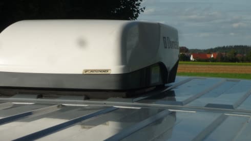 RC – Pössl Roadcriser Solar - AHK-Awning-NAVI-R`camera