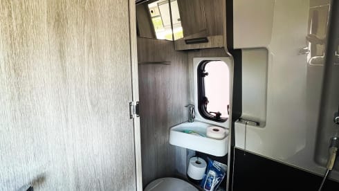 Loft On Wheels 3.0 – Roller team camper bus full option 4 persons