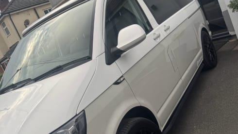 Bonnie💓 – 4 berth Volkswagen Campervan