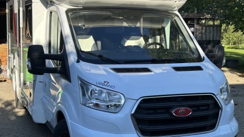 5p Challenger semi-integrated van 2022