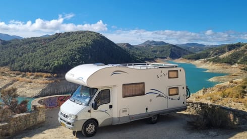 Wonderfully spacious and neat family camper for rent