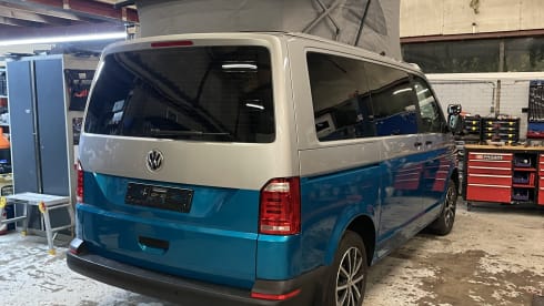Aloha Beach Camper Aqua VW T6 California