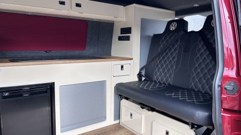 Ruby – Dog Friendly VW Campervan - T6.1 Automatic Gearbox - Insurance included