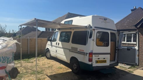 Bertie – 4 berth Ford campervan from 2000