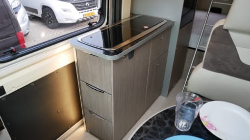 Chausson 6, Bus Camper 6 Mtr With Sleeping Lifting Roof, Up To 6 Pers Sleep!!