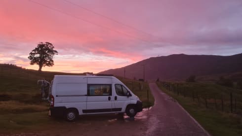 Bonnie – Cozy camper, your house on wheels! Perfect for wild camping.