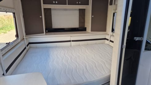 Holiday Hopper – 4p Challenger integrated uit 2018