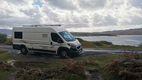 Lorna Marie – Luxury 3 Birth Camper 