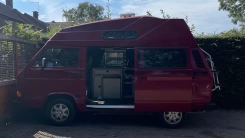 Bilbo – Solar 4 Berth Off Grid VW Camper