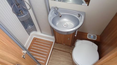 Camper for 6 people, bunk bed / CF6