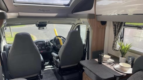 4 berth Bailey autograph 74-4