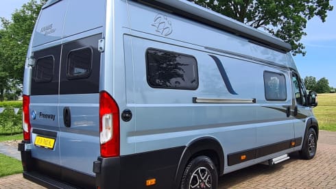Knaus Boxstar – Beautiful 3/4 person bus camper