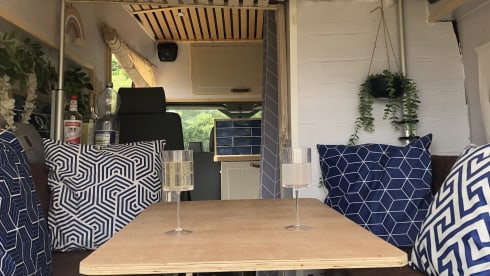 Rose – Jacobite Rose Ford Campervan 2017