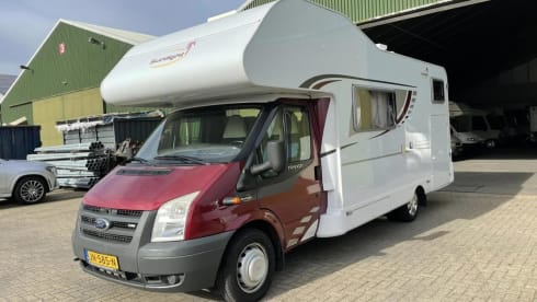 Family camper with bunk bed, 6 persons - Sunlight Alcove from 2009
