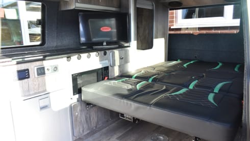 Innes – 4 berth Volkswagen campervan 2022 Wi-Fi 240v Battery for off grid travel