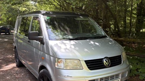 'cathy' – Volkswagen campervan met 4 slaapplaatsen uit 2007