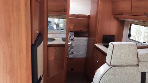 Eura Mobil 4p family camper 