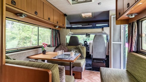 The Dude – Awesome retro camper from 1990