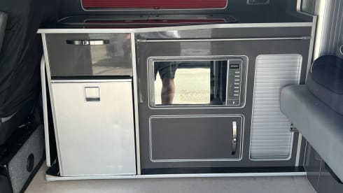 VW_VACAY – 4 berth Volkswagen campervan from 2020