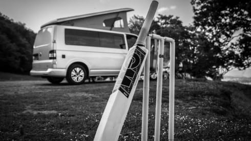 Silver VW Camper – Luxury VW Camper Lake Windermere