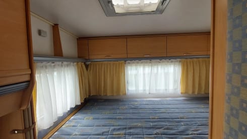 Fiat Ducato Weinsberg alcove camper 6 persons