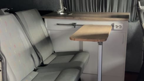 Toby – VW T5 Transporter (2008) – Compacte camper, klaar voor avontuur