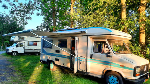 Spacious hip retro 4p Fiat Ducato 280 camper from 1990
