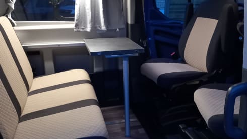 César – 4p Ford campervan from 2024
