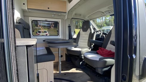 CliffDC – CliffDC - 2pers. Citroen Campervan from 2024