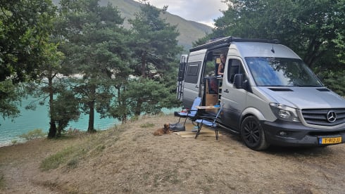 BoWi bus – 2p off Grid Mercedes-Benz bus from 2017
