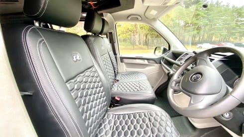 Camperino  – VW Campervan T28 Pop, 4 Berth