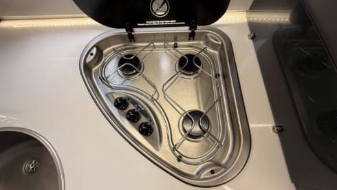 Charlie – High-Spec 5 berth Roller Team Motorhome - Free Wifi & Insurance - 2024