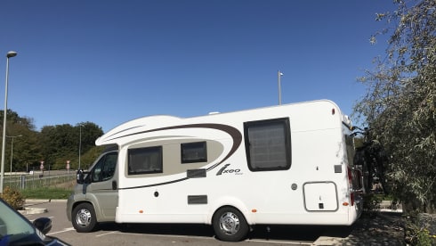 Ixeo IT 720 – 4p Bürstner semi-integrated from 2010